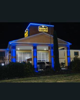 North Shore Hotel | Affordable Family Stay at Regency Inn & Suites