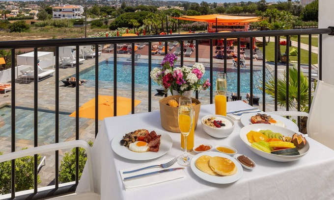 Salgados Hotel | Regency Salgados Hotel & Spa: A 4-Star Oasis with a Pool
