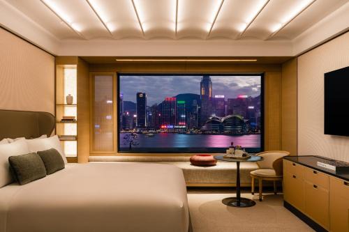 Tsim Sha Tsui Hotel | Exceptional Regent Hong Kong: Oceanfront Oasis with Pool