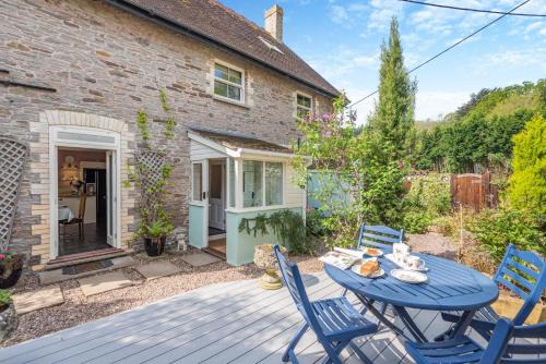 Clyro House | Regent House: Family and Pet-Friendly Getaway