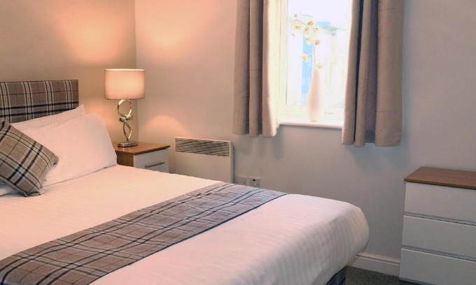Gosforth Apartment | Unique Comfort at Regent - Pet and Child Friendly Haven