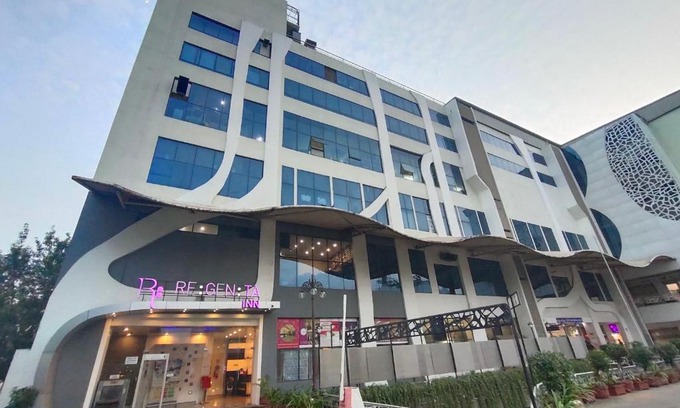 Sayajiganj Hotel | Convenient Getaway at Regenta Inn Vadodara, Near Railway