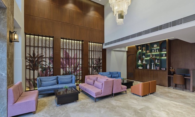 Thaltej Hotel | Regenta Place Ahmedabad