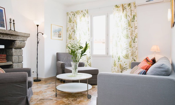 Banyuls-sur-Mer Apartment | Regina's Banyuls - Steps from the Beach with Ocean Views