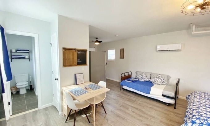 Rehoboth Beach Apartment | Charming Rehoboth Beach Farmhouse Studio Near Bike Trail