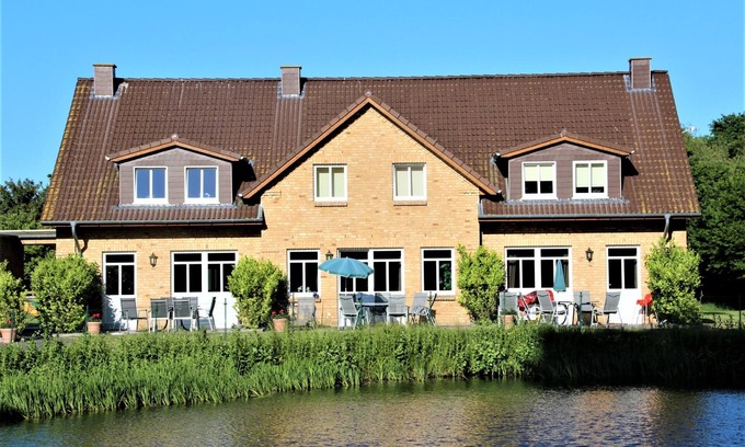 Katharinenhof House | Family-Friendly Oceanfront Retreat: Reihenhaus wiesenhaus 3