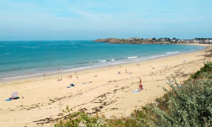 Saint-Malo Apartment | Oceanfront Reine Marine: 9.6/10 with Pool & Spa Amenities