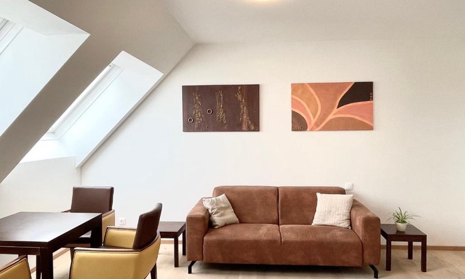 Mannswoerth Apartment | Modern Reinisch Apartments: Family-Friendly with Breakfast