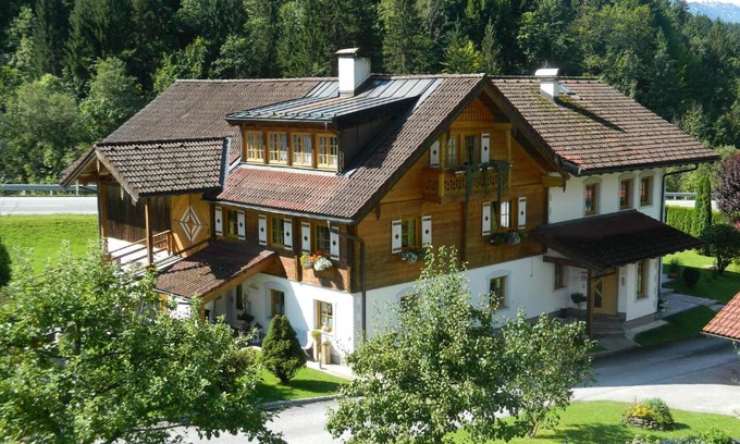 Russbach am Pass Gschuett Apartment | Reiters-Ferienhaus: Guest Rated 9.6 with Family-Friendly Amenities