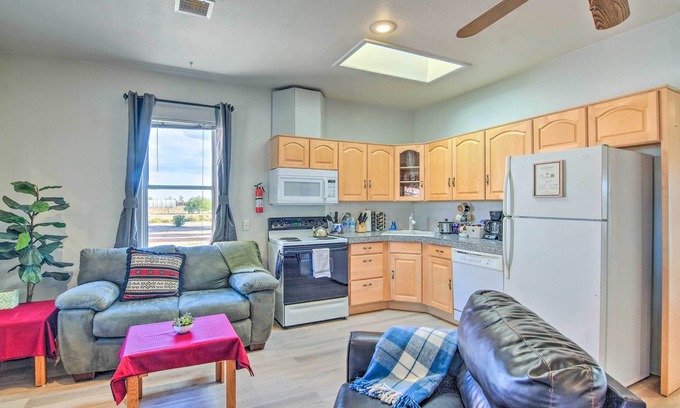 Eleven Mile Corner Apartment | Rejuvenating Retreat with Pool, Spa & Breakfast in Eloy
