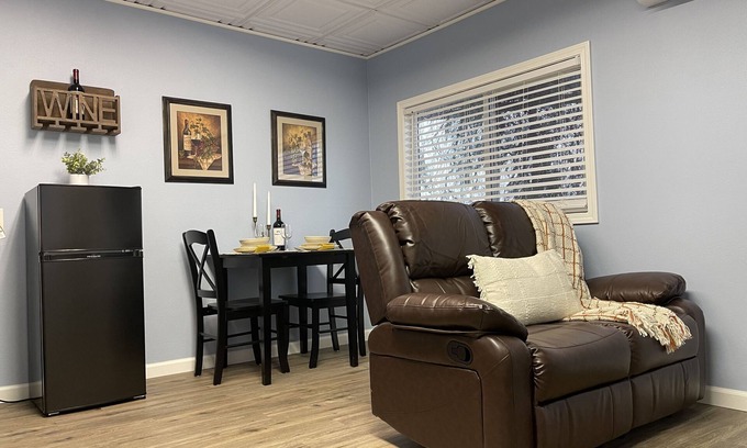 Temecula House | Tranquil Rejuvenation Cottage: Spa & Breakfast in Wine Country