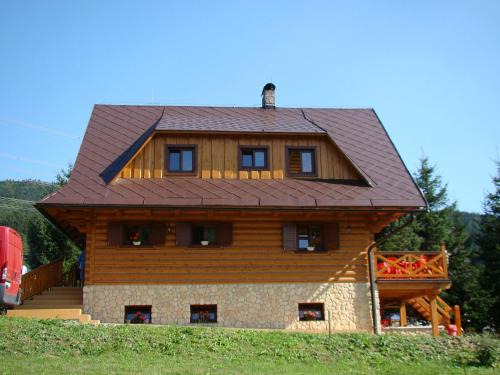 Varin Cabin | Cozy Retreat at Rekreačná chata pod Jedľovinou