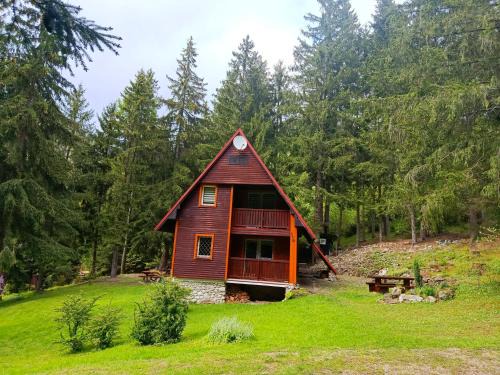 Jakubovany House | Pet-Friendly Rekreačná Chata with Top Guest Ratings