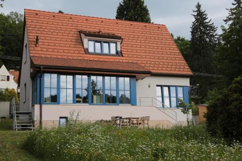 Lsteni House | Pet-Friendly Retreat at Rekreační vilka Zlenice - Rated 9.8