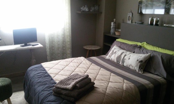 L'Albufereta Apartment | Relax at La Casa Gris: Family-Friendly with Pool Access
