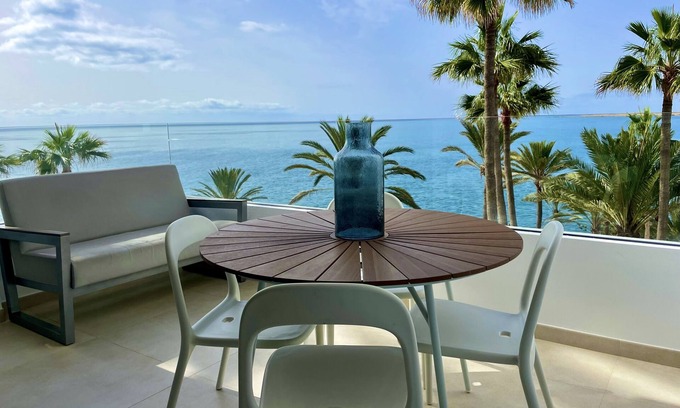 San Agustin Apartment | Relaxing Ocean Views & Spa Amenities Just Steps from Beach