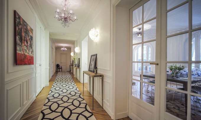 Grenelle Bed & Breakfast | Guest Rated 9.8: Relais 12bis B&B with Family-Friendly Amenities
