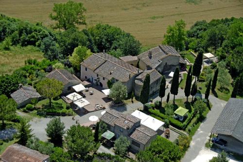 Poggiarello House | Inviting Relais Antico Borgo San Lorenzo - Rated 10/10!