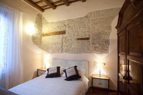 Longiano Bed & Breakfast | Relax at Relais B&B Corte Dei Turchi with Ocean Views