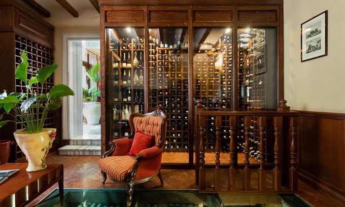 Montallegro House | Relax at Relais Briuccia with Hot Tub & Family Dining