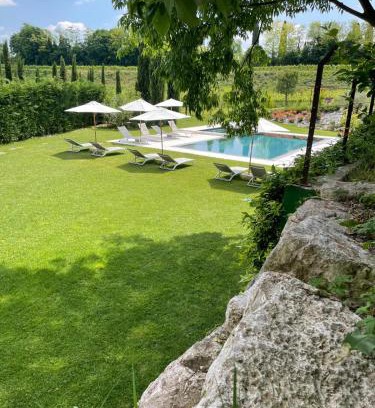 Valeggio sul Mincio House | Unforgettable Oceanfront Retreat at Relais Ca' Morenica