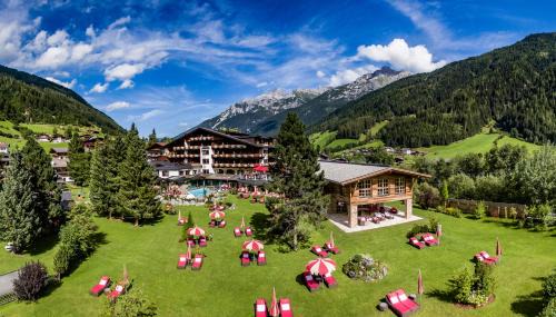 Neustift Im Stubaital Hotel | Indulge at Relais&Châteaux Spa-Hotel Jagdhof - 5 Star Oasis
