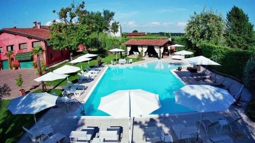 Valeggio sul Mincio Bed & Breakfast | Discover Relais Corte Bercelli: 4-Star Oceanfront Retreat