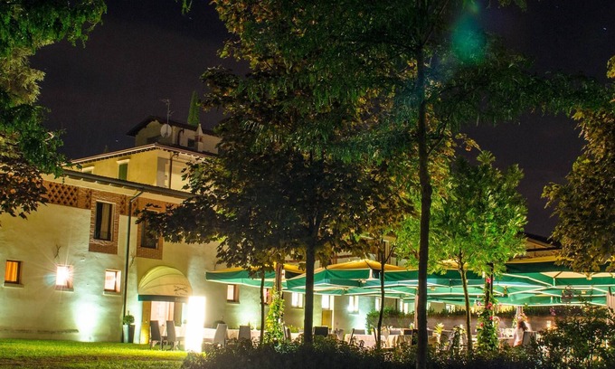 Ponti sul Mincio Hotel | Elegant Relais Corte Cavalli: 4-Star Retreat with Pool & Spa