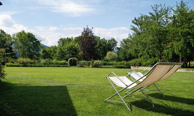 Puegnago del Garda Apartment | Explore Emerald Apartment at Relais de Charme "Le Videlle"
