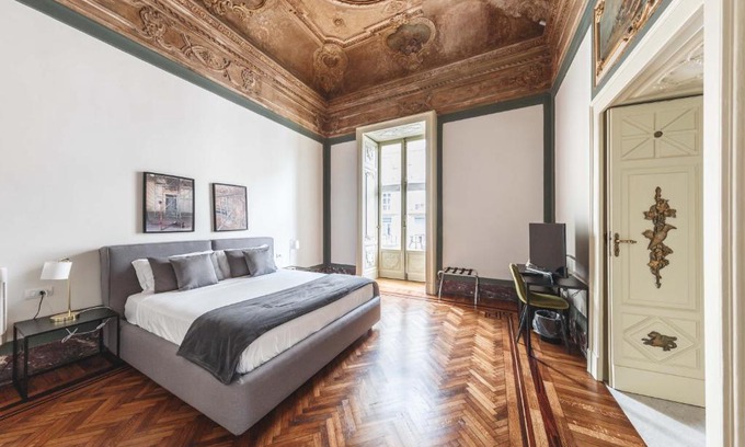 Historical Center Hotel | Discover Relais Della Porta: 4-Star Comfort Awaits You