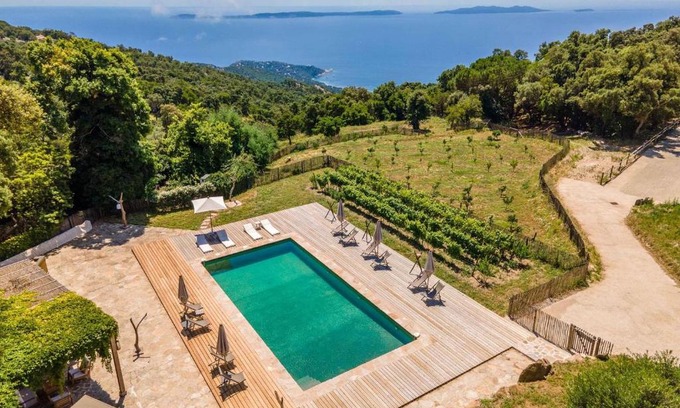 Le Lavandou House | Premier Oceanfront Retreat: Relais du vieux sauvaire