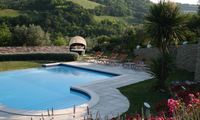 Montefiore Conca House | Relax at Relais Il Monticello: Pool, Spa & Ocean Views
