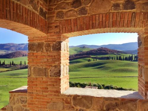 Gallina Hotel | Experience RELAIS VAL D'ORCIA: Pet-Friendly Oceanfront Escape