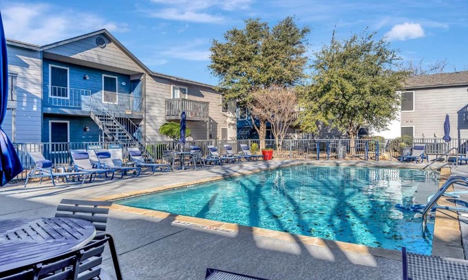 Midland House | Inviting 1 BR Suite with Fitness Center for Memorable Stays