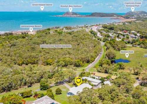 Taranganba House | Relax @48: Beachfront Oasis with Ocean View & Breakfast