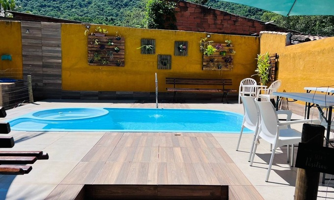 Recreio dos Bandeirantes House | Experience Fun at A Hora do Recreio with Family & Pets