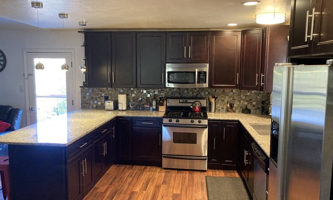 Forest Meadows House | Unwind with Canyon Views, Steps from Downtown Murphy’s