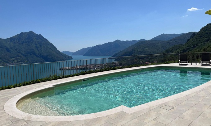 Lovere Apartment | Serene Escape: Experience Elegance with Ocean Views