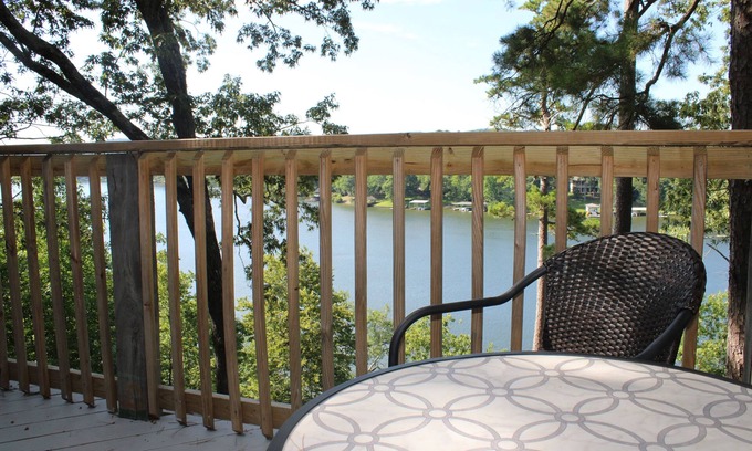 Jones Mills House | Tranquil Retreat in Diamondhead Community by Lake Catherine