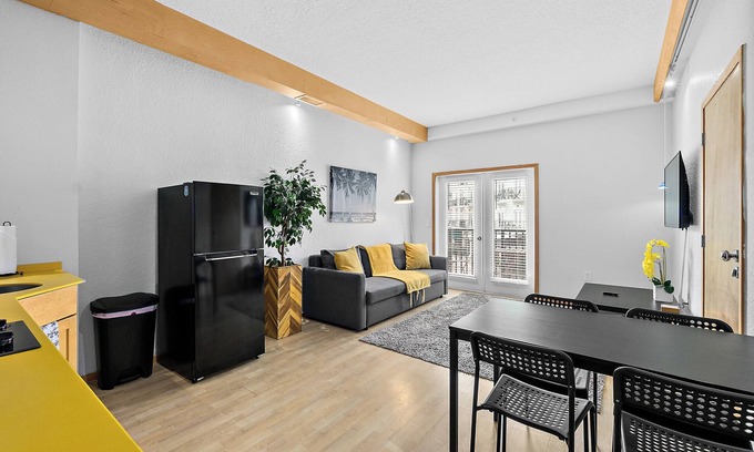 Palm Harbor Condo | Revitalize at European Village: Oceanfront with Balcony