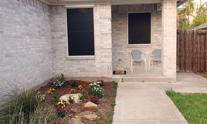 College Station House | Relax and Unwind at Our Pet-Friendly Haven