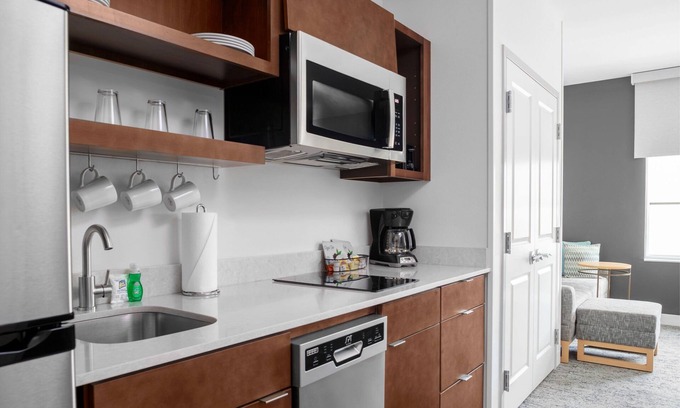 Clearwater Hotel | Relax and Unwind in Pet-Friendly Rooms with Free Breakfast