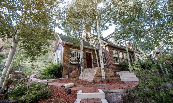 Divide Cottage | Relax and Unwind in Colorado: Guest Rated 9.8 with Spa & More