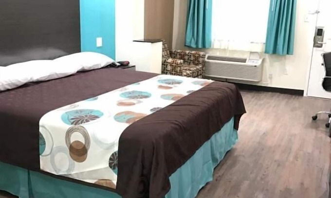 Spring Resort | Relax and Unwind: Comfortable Unit Near Six Flags Water Fun