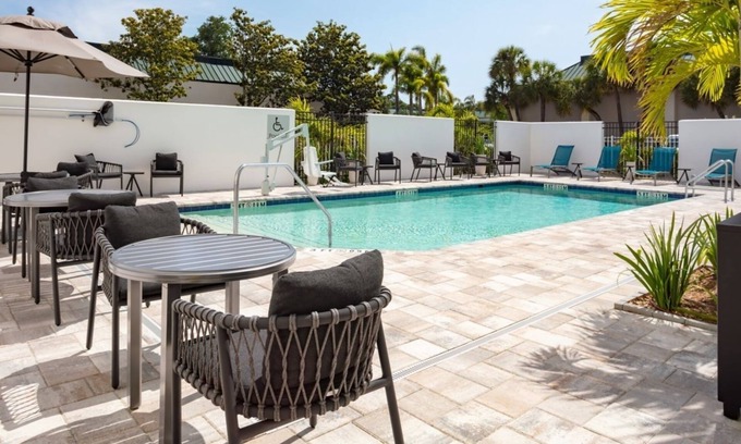 Clearwater Hotel | Relax and Unwind: Pet Friendly with Free Breakfast & Parking