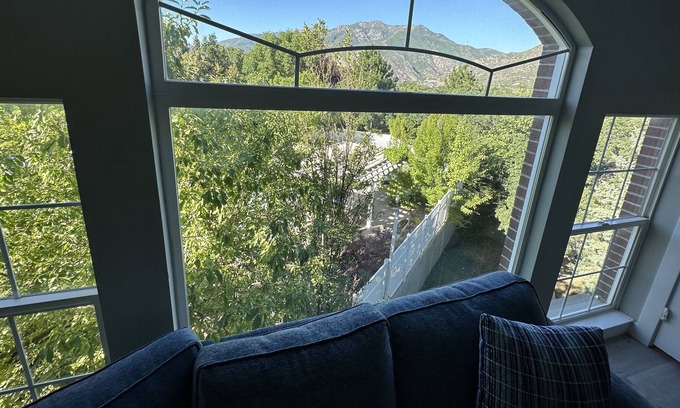 Layton Apartment | Relax and Unwind in a 3BR/2BA Apartment. Pool, Hot Tub, and Gym