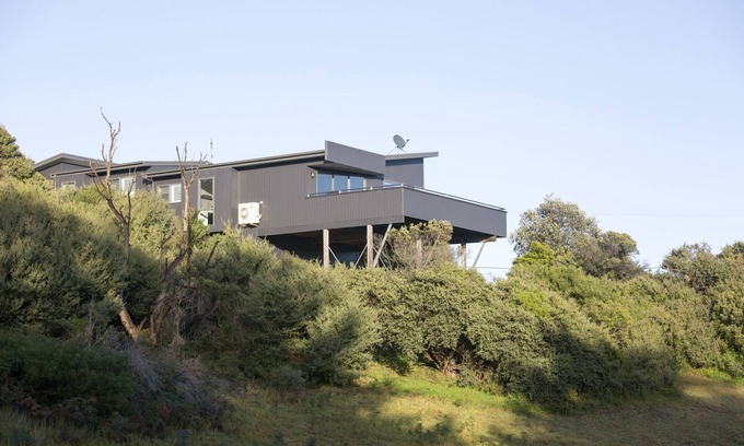 Venus Bay House | Serene Beachfront Retreat with Ocean Views and Breakfast