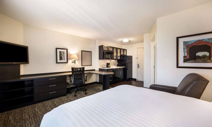 Plano Resort | Unwind in Style at Our Pet-Friendly Hotel with Kitchen