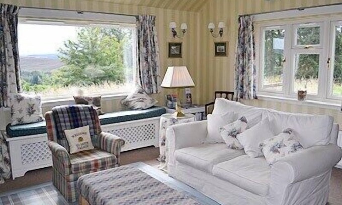 Lairg Cottage | Cozy Croft House with Woodburner and Family-Friendly Amenities