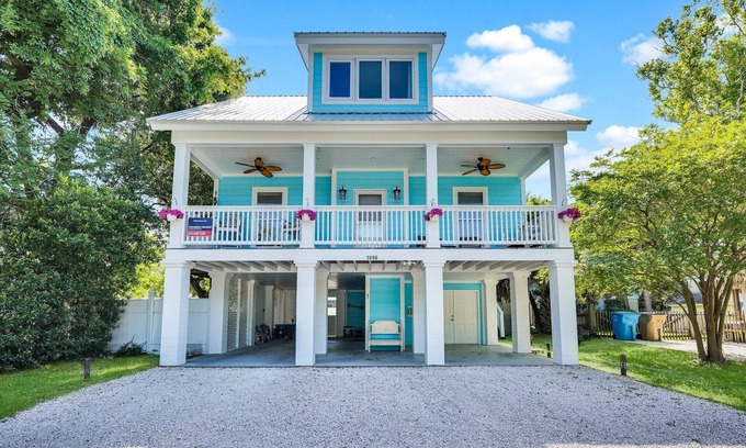Savannah Beach House | Modern Beachside Retreat with Ocean Views & 10/10 Rating